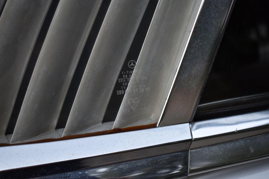 Детали экстерьера Mercedes-Benz 280 SLC (C107) 1980 года  (EU) (фото 36 из 102)